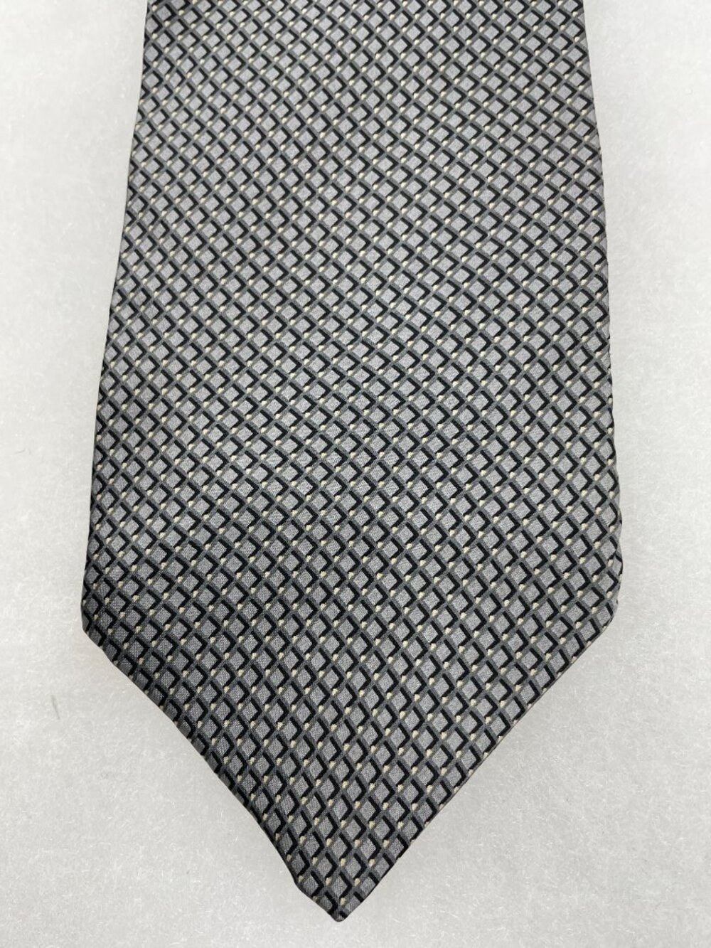 NEO Bill Blass Silk Tie Silver Grey Black Geometric Micro Diamond Wide 4 Necktie